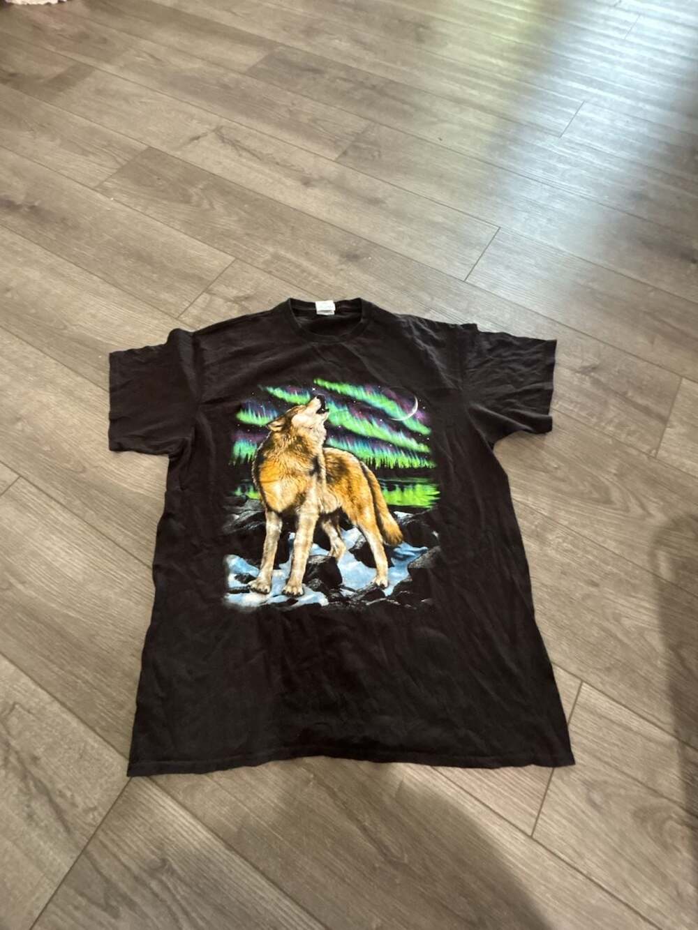 Vintage 90s Alaska Wolf Puff Print Graphic T